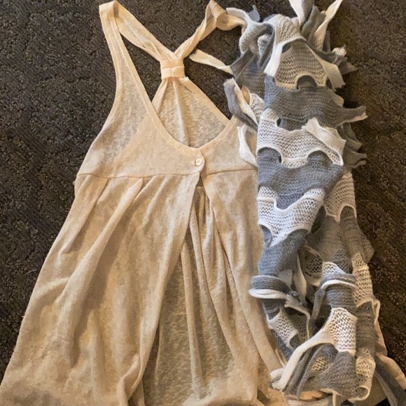 Translucent, cream-coloured, sweater-vest - Picture 9 of 9